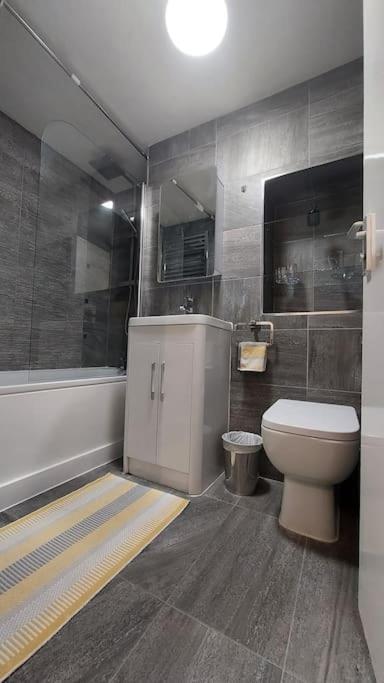 Central Apartment, Kings Cross 6 Mins Walk Лондон Экстерьер фото