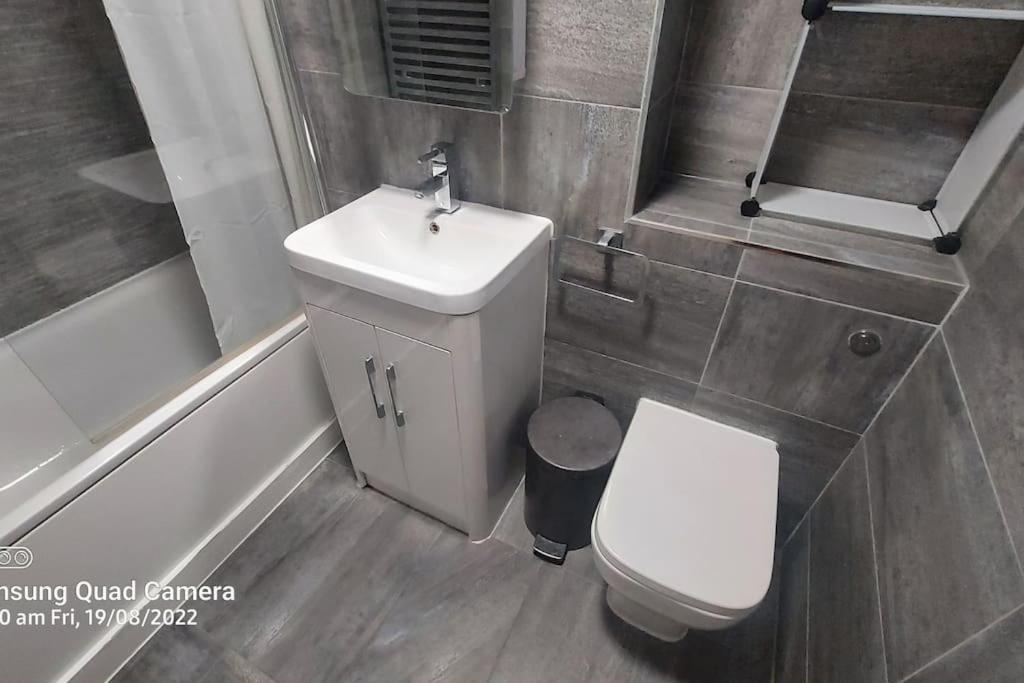 Central Apartment, Kings Cross 6 Mins Walk Лондон Экстерьер фото